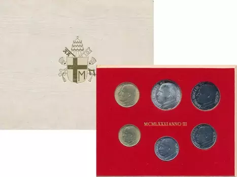 Набор монет Набор монет 1981 года Ватикана 1981 года ? Эксклюзивный Набор Монет Ватикана 1981 года ? Откройте для себя величие и сакральную атмосферу Ватикана с этим изысканным набором монет, выпущенным в 1981 году