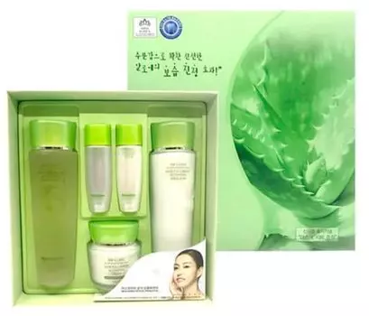 Набор для ухода за кожей с алоэ 3W Clinic Aloe Full Water Activating Skin 3 Kit Set