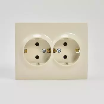 Розетка 2-м СП KARINA термопласт с заземл. крем. LEZARD 707-0300-127B