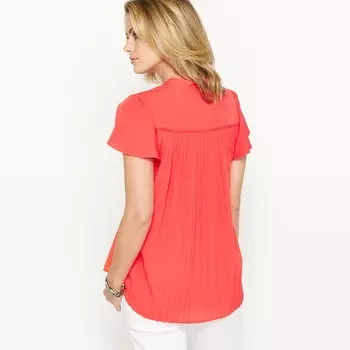 Блузка из крепа с плиссировкой на спине