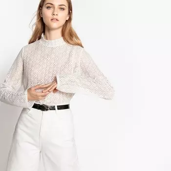 Блузка из кружева с воротником-стойкой