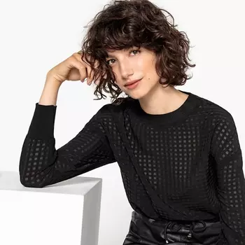 Блузка с круглым вырезом и длинными рукавами