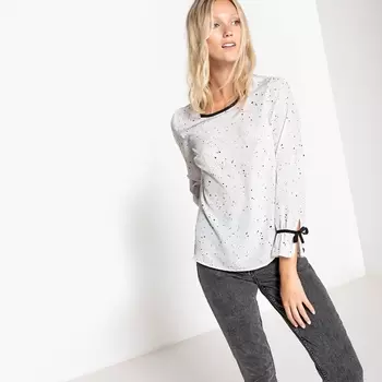 Блузка с рисунком и отделкой контрастной бейкой