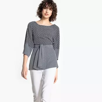 Блузка с рисунком и завязками на поясе