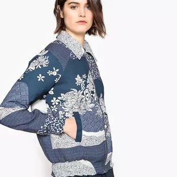 Бомбер с капюшоном из сатина