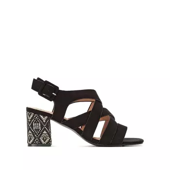 Босоножки на оригинальном каблуке