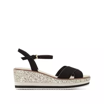 Босоножки на танкетке