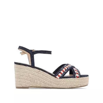 Босоножки на танкетке из денима