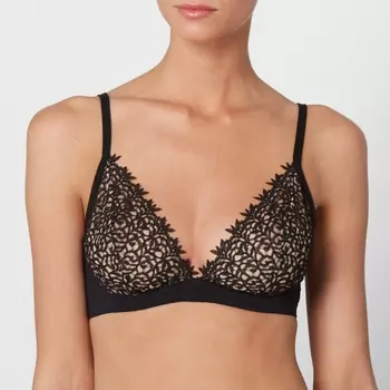 Бюстгальтер с треугольными чашечками из гипюра