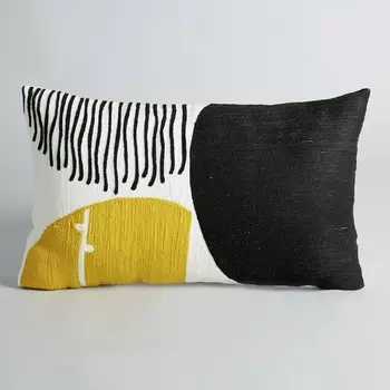 Чехол на подушку с вышивкой Mihnéa