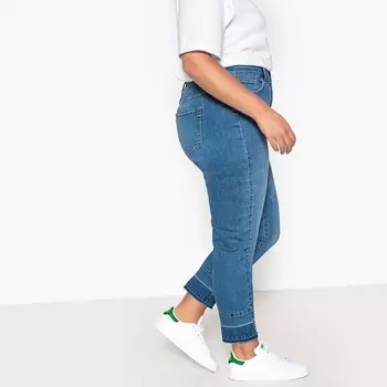 Джинсы бойфренды с необработанными краями брючин