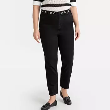 Джинсы бойфренды с поясом с люверсами