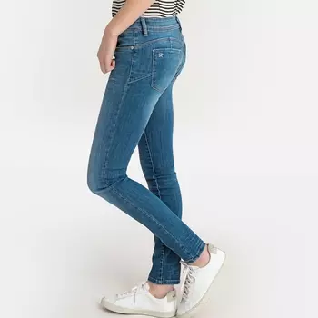 Джинсы узкие, светло-серые