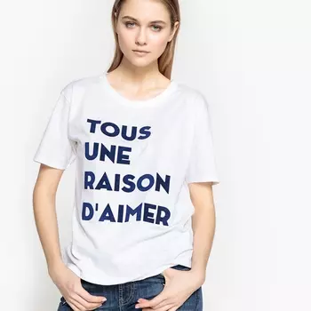 Футболка с короткими рукавами и бархатистой надписью