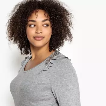 Футболка с круглым вырезом, деталями с блестками и воланами на плечах