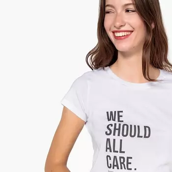 Футболка с надписью We should all care