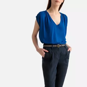 Футболка с V-образным вырезом