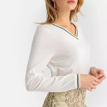 Футболка с V-образным вырезом из хлопка и модала