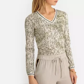 Футболка с V-образным вырезом из хлопка и модала