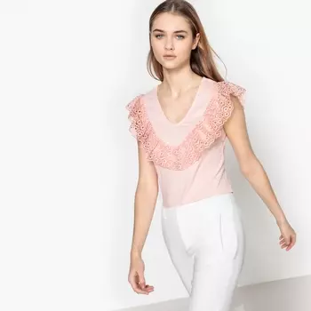 Футболка с воланами и кружевными рукавами