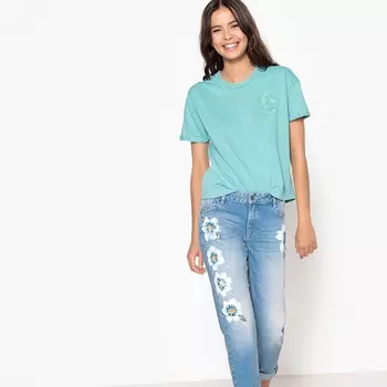 Футболка с вышитым рисунком ласточка