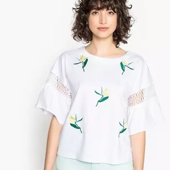 Футболка с вышивкой, круглым вырезом и широкими рукавами до локтей