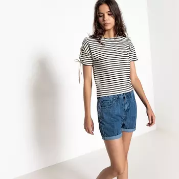 Футболка в полоску с завязками на плечах и короткими рукавами