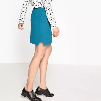 Юбка короткая из рельефного материала