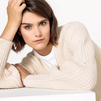 Кардиган средней длины с объемными рукавами