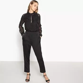 Комбинезон брючный с вышивкой гладью