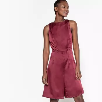 Комбинезон с бермудами без рукавов с декольте сзади