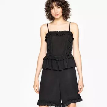 Комбинезон с шортами с воланами на тонких бретелях