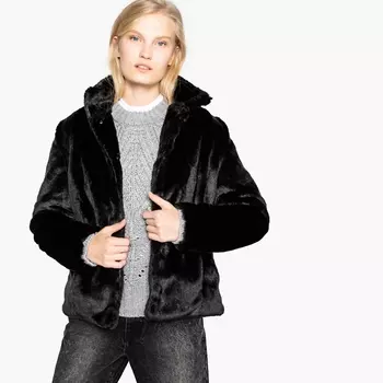 Пальто короткое с застежкой на крючок из искусственного меха