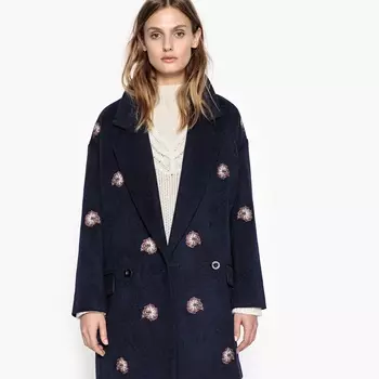 Пальто средней длины с вышивкой
