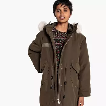 Парка средней длины с капюшоном и застежкой на молнию