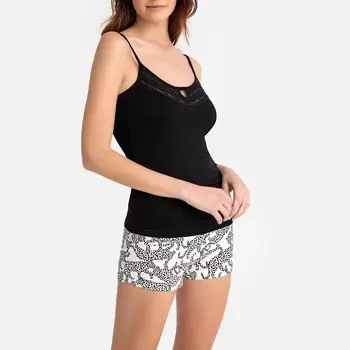 Пижама с шортами на тонких бретелях