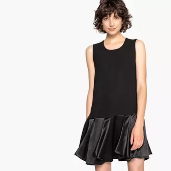 Платье короткое расклешенное без рукавов