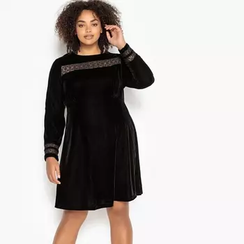 Платье прямое из бархатистого трикотажа с кружевными вставками