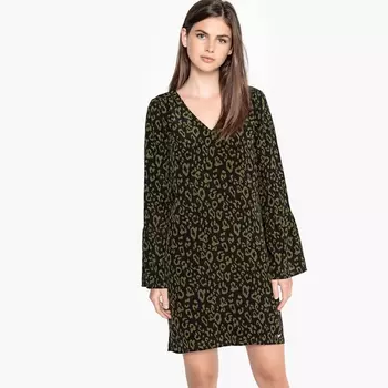 Платье прямое с анималистическим рисунком и широкими рукавами