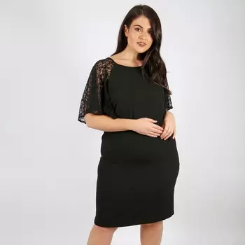 Платье прямое средней длины, однотонное, с короткими рукавами