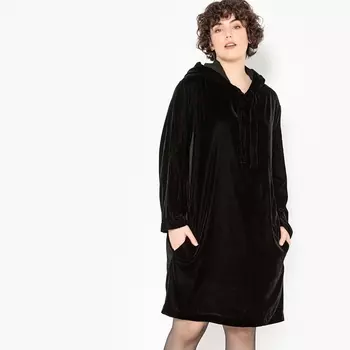 Платье прямого покроя средней длины с капюшоном из велюра