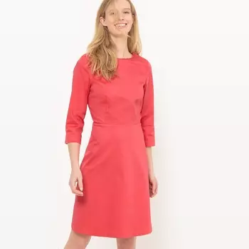 Платье с глубоким вырезом сзади