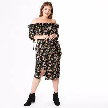Платье с открытыми плечами и цветочным рисунком