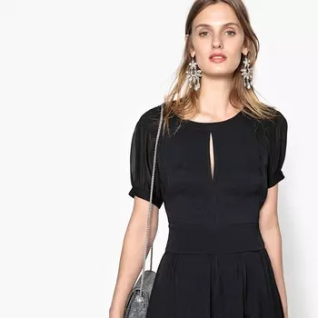 Платье с поясом и застежкой сзади