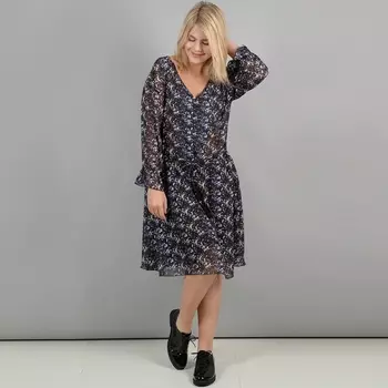 Платье струящееся с V-образным вырезом, рисунком и поясом