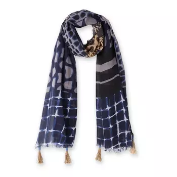 Платок с рисунком и помпонами