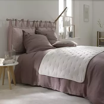 Покрывало с вышивкой, AERI