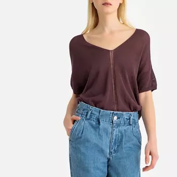 Пуловер из тонкого трикотажа с ажурной вставкой спереди и V-образным вырезом