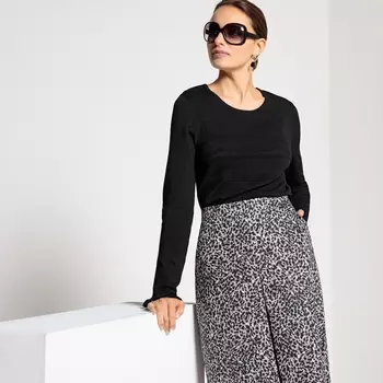 Пуловер оригинальный из тонкого трикотажа