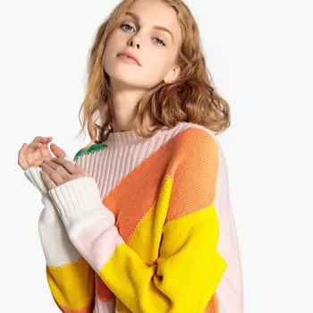 Пуловер разноцветный с вырезом-лодочкой